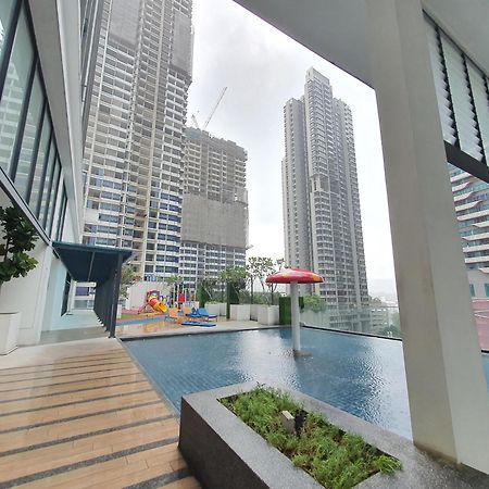 Reizz Residence By Luxury Suites Kuala Lumpur Bagian luar foto
