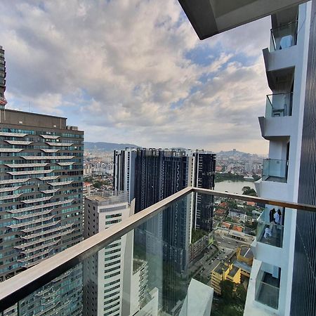 Reizz Residence By Luxury Suites Kuala Lumpur Bagian luar foto