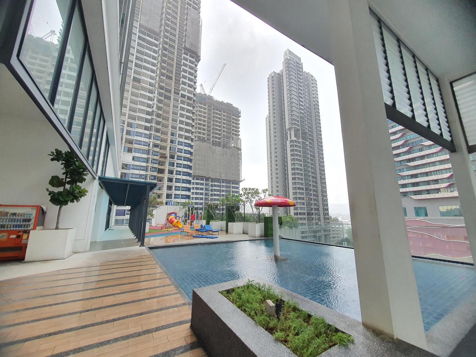 Reizz Residence By Luxury Suites Kuala Lumpur Bagian luar foto