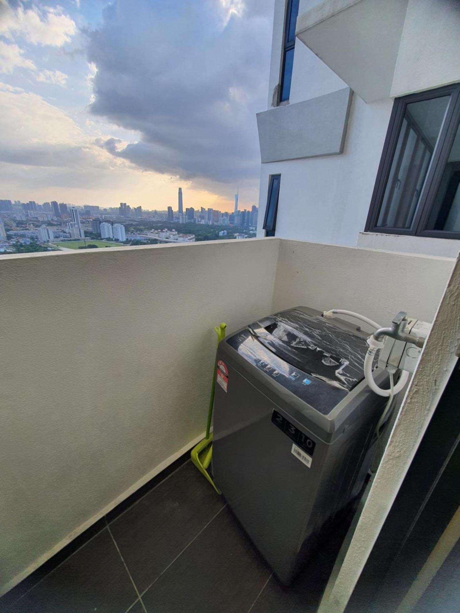 Reizz Residence By Luxury Suites Kuala Lumpur Bagian luar foto