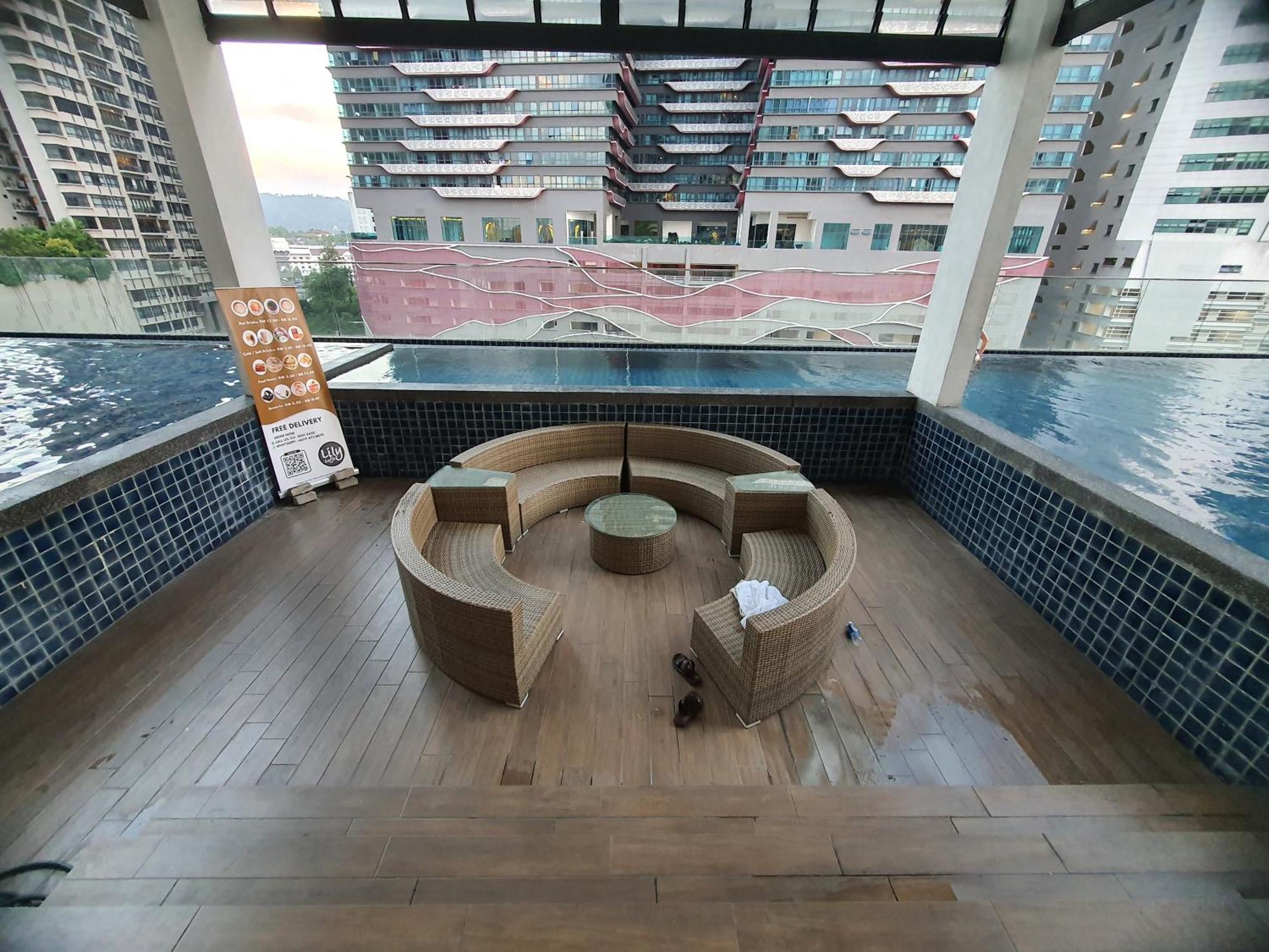 Reizz Residence By Luxury Suites Kuala Lumpur Bagian luar foto